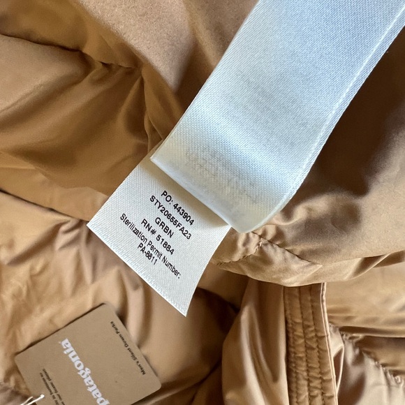 Patagonia Men’s Silent Down Parka - Picture 7 of 9